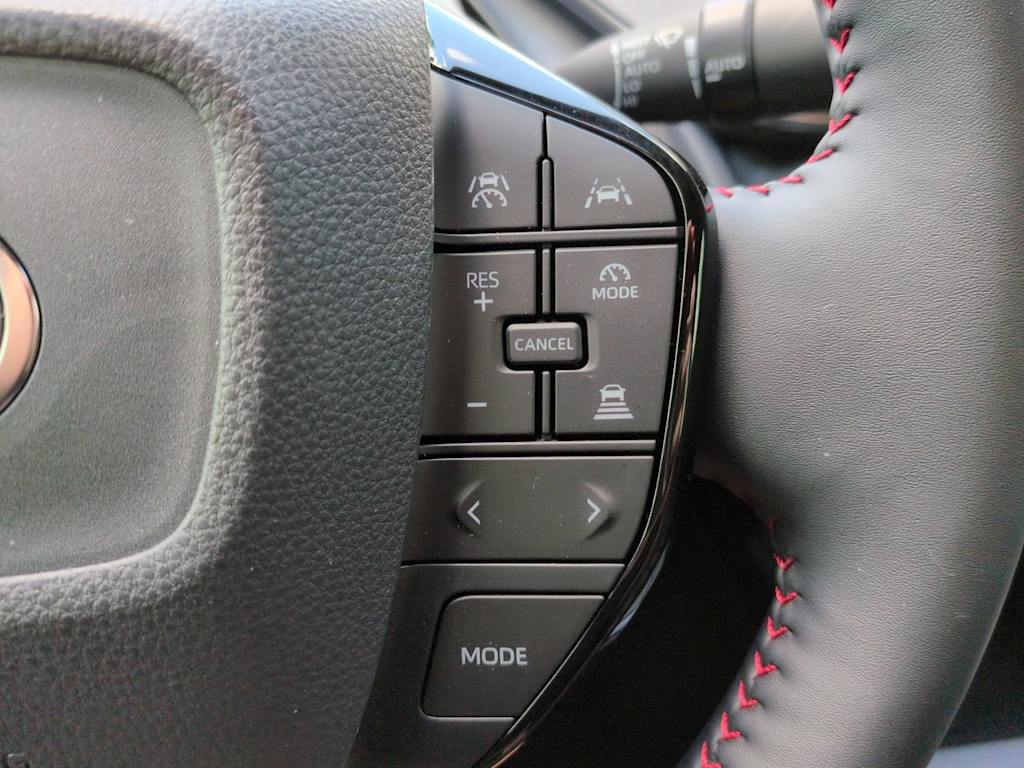 Thumbnail: 2026 Toyota Prius v - 27