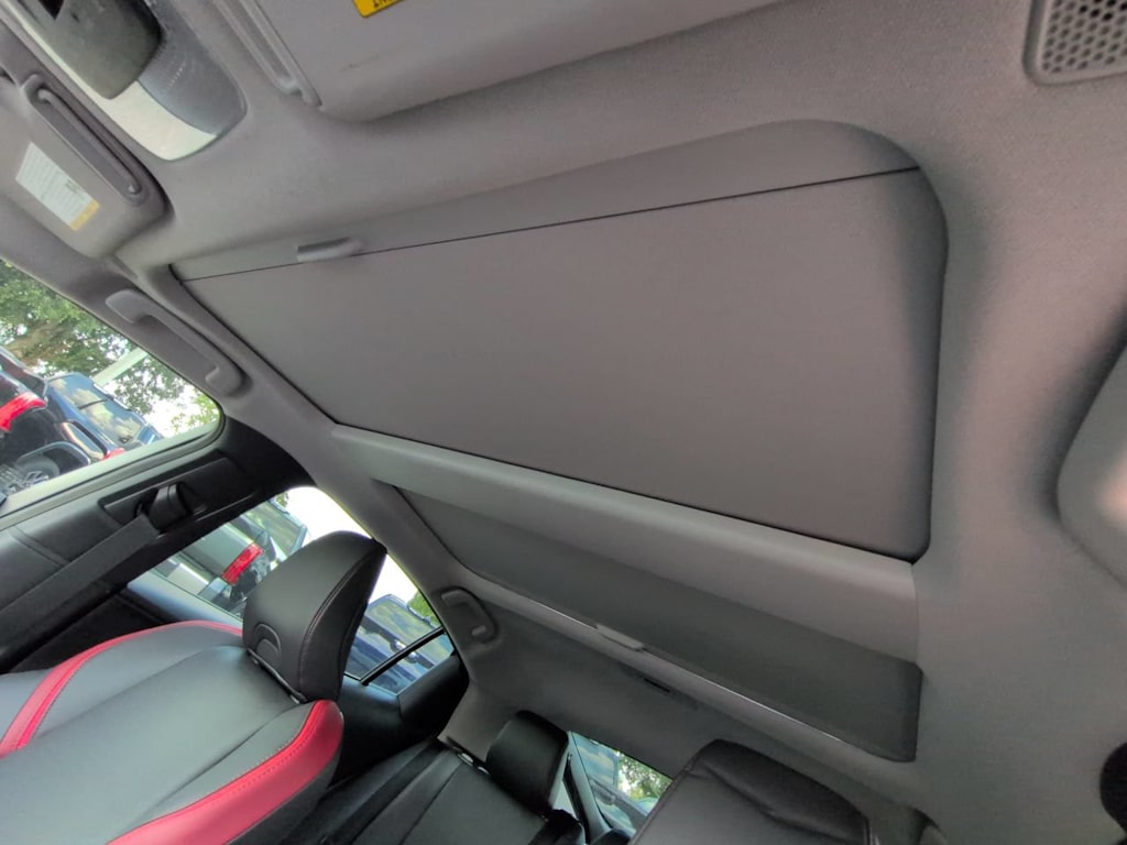 Thumbnail: 2026 Toyota Prius v - 21