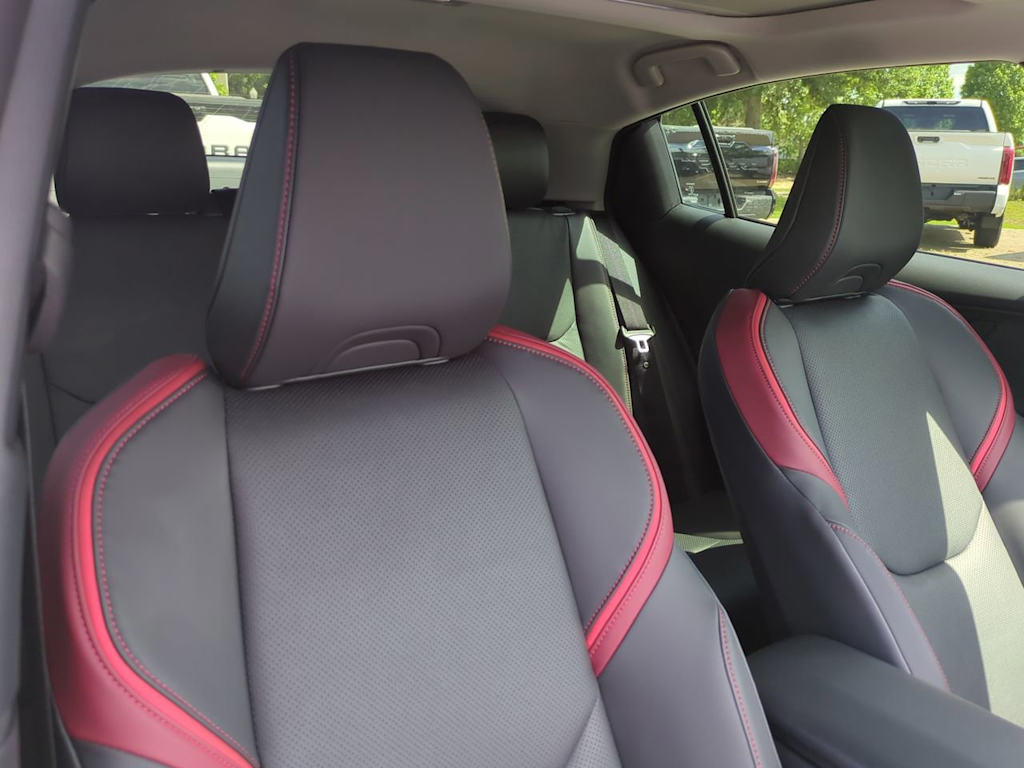 Thumbnail: 2026 Toyota Prius v - 10