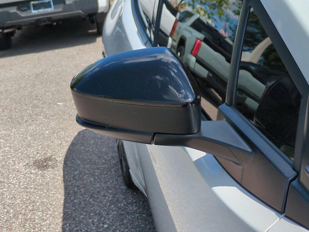 Thumbnail: 2026 Toyota Prius v - 19
