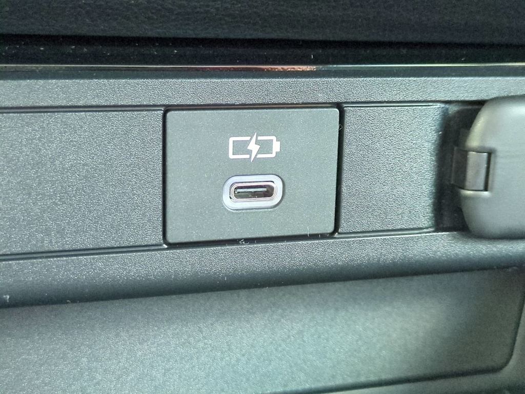 Thumbnail: 2026 Toyota Prius v - 23