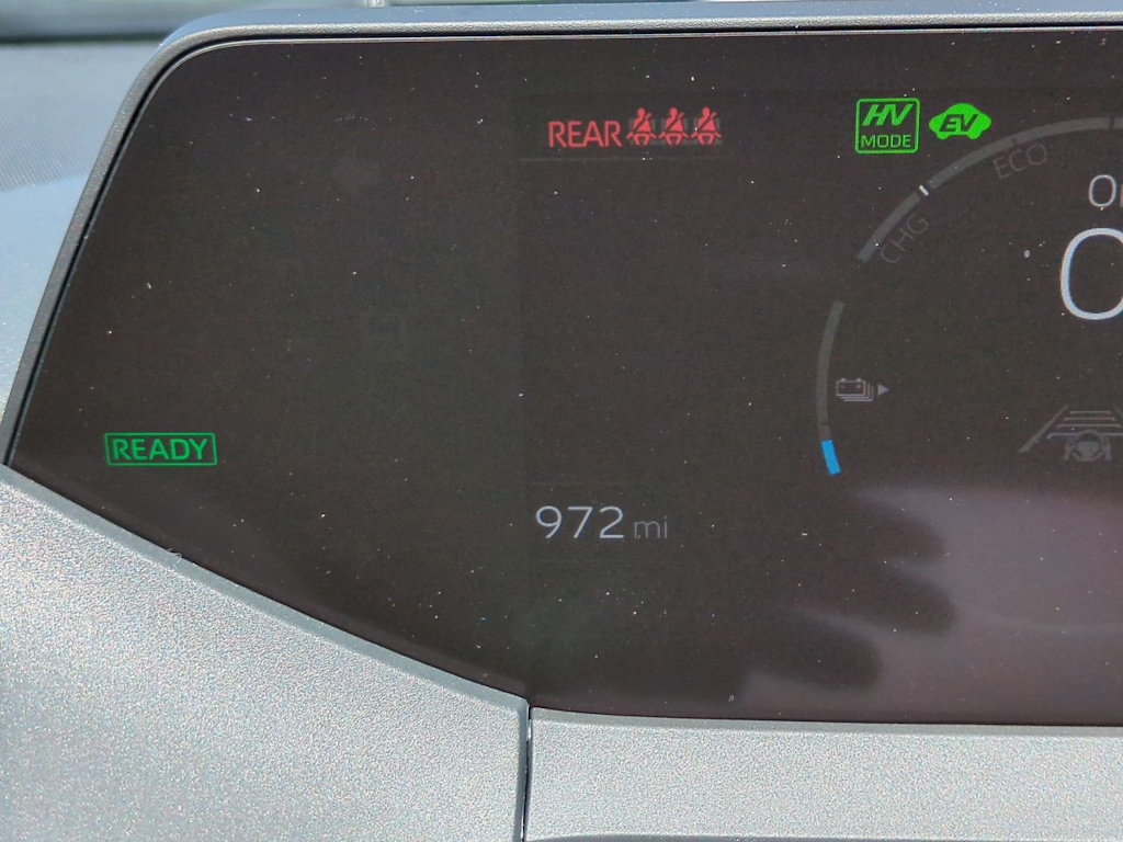 Thumbnail: 2026 Toyota Prius v - 15