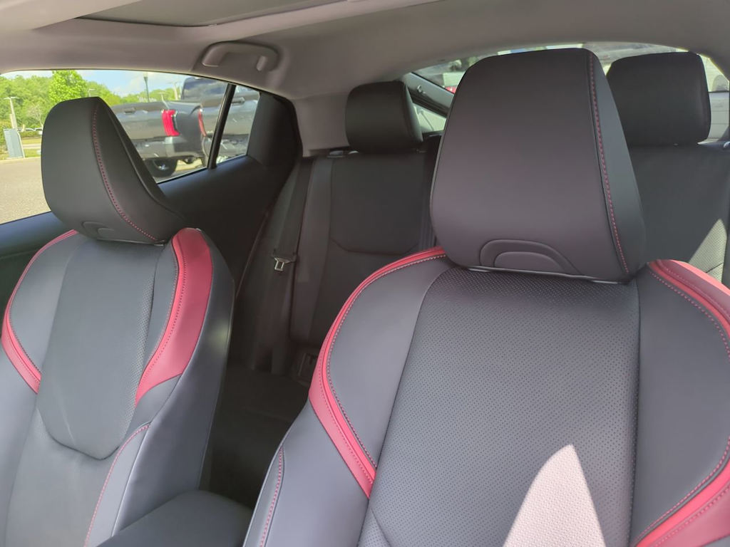 Thumbnail: 2026 Toyota Prius v - 11
