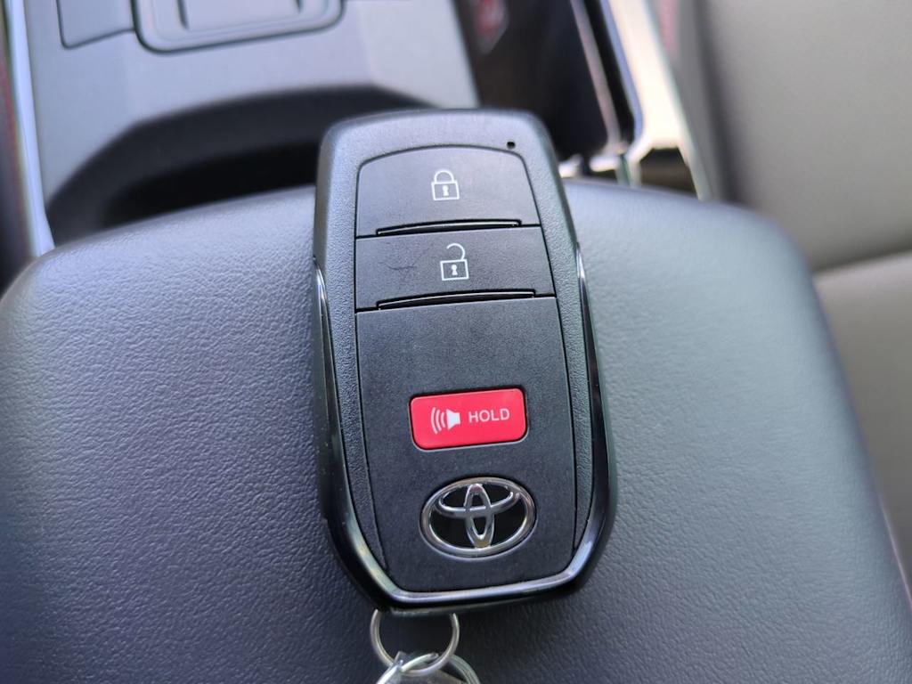 Thumbnail: 2026 Toyota Prius v - 28