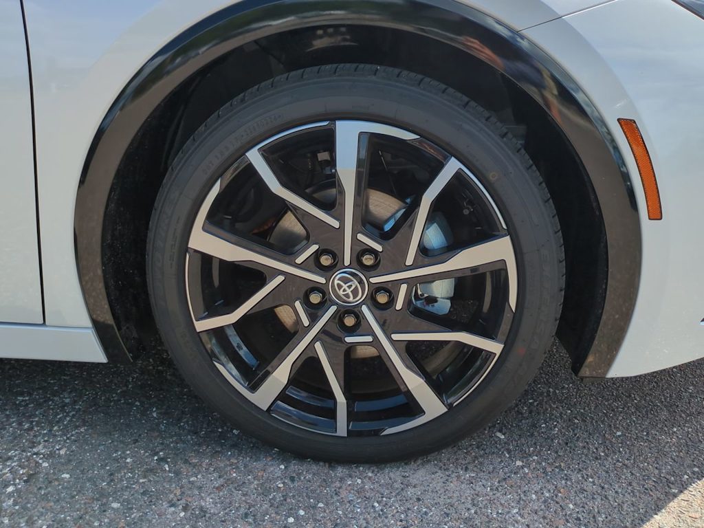 Thumbnail: 2026 Toyota Prius v - 8