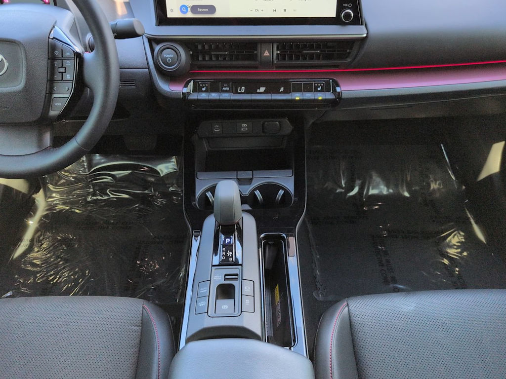 Thumbnail: 2026 Toyota Prius v - 12