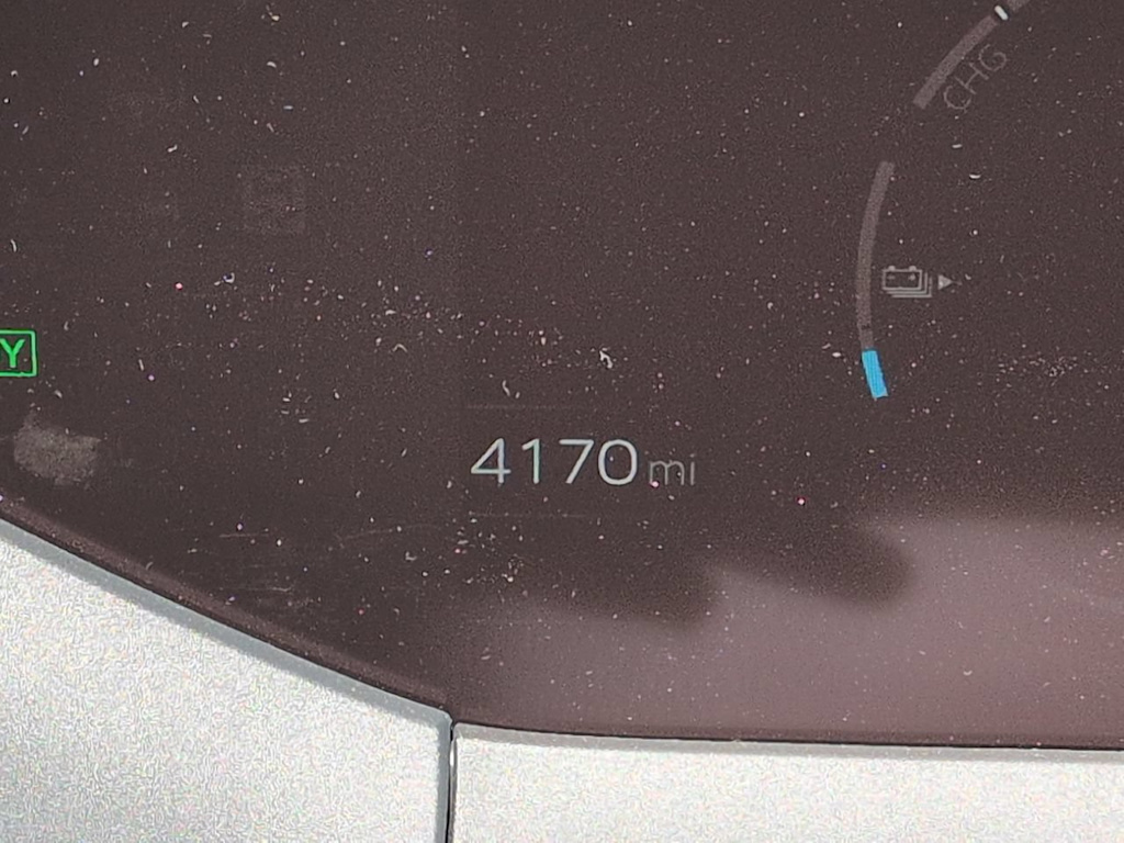 Thumbnail: 2026 Toyota Prius v - 14