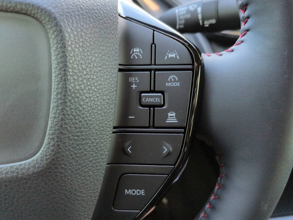 Thumbnail: 2026 Toyota Prius v - 27