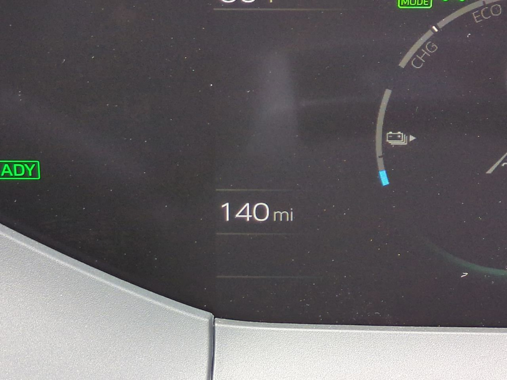 Thumbnail: 2026 Toyota Prius v - 15