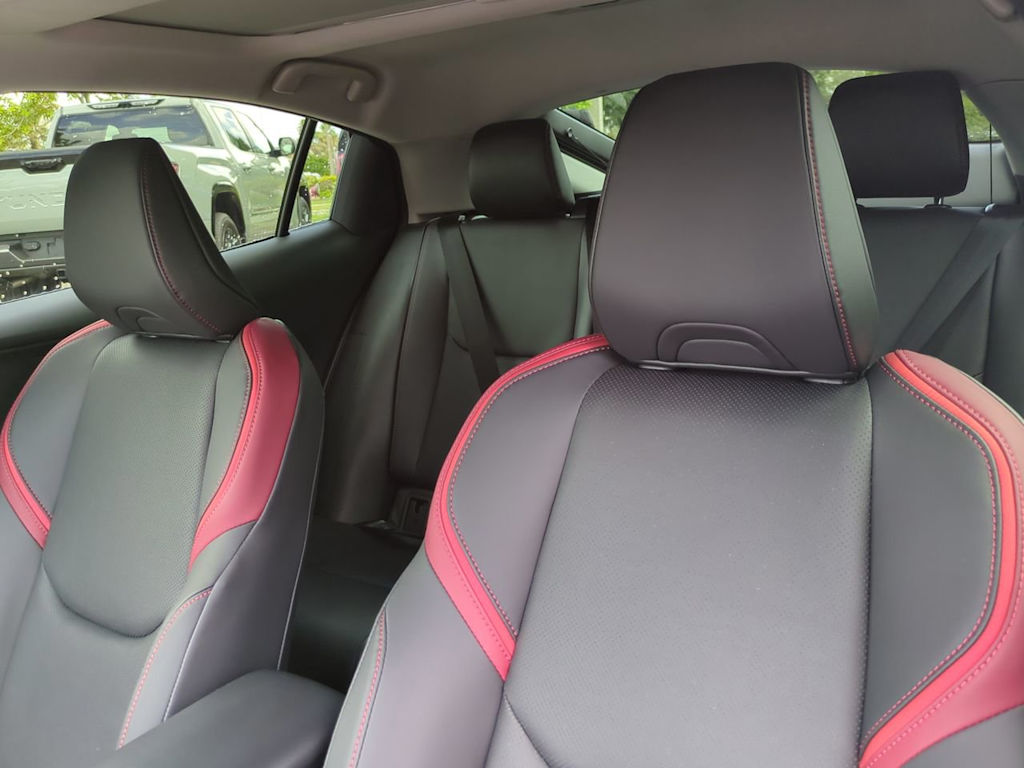 Thumbnail: 2026 Toyota Prius v - 11