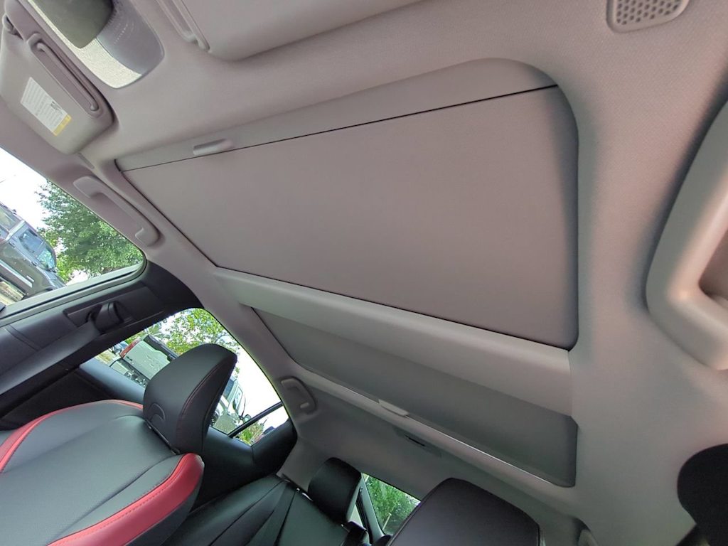 Thumbnail: 2026 Toyota Prius v - 21