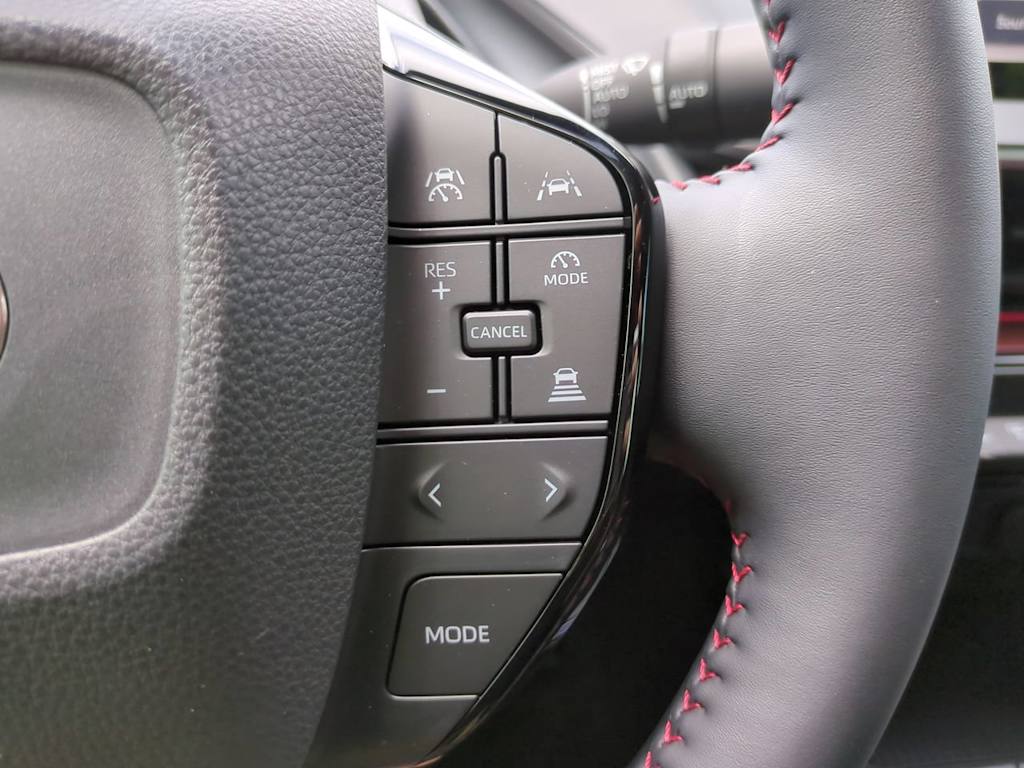 Thumbnail: 2026 Toyota Prius v - 27