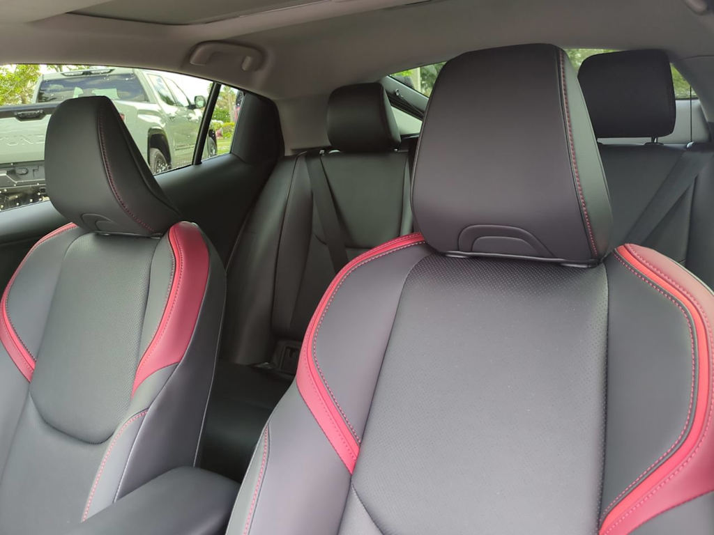 Thumbnail: 2026 Toyota Prius v - 11