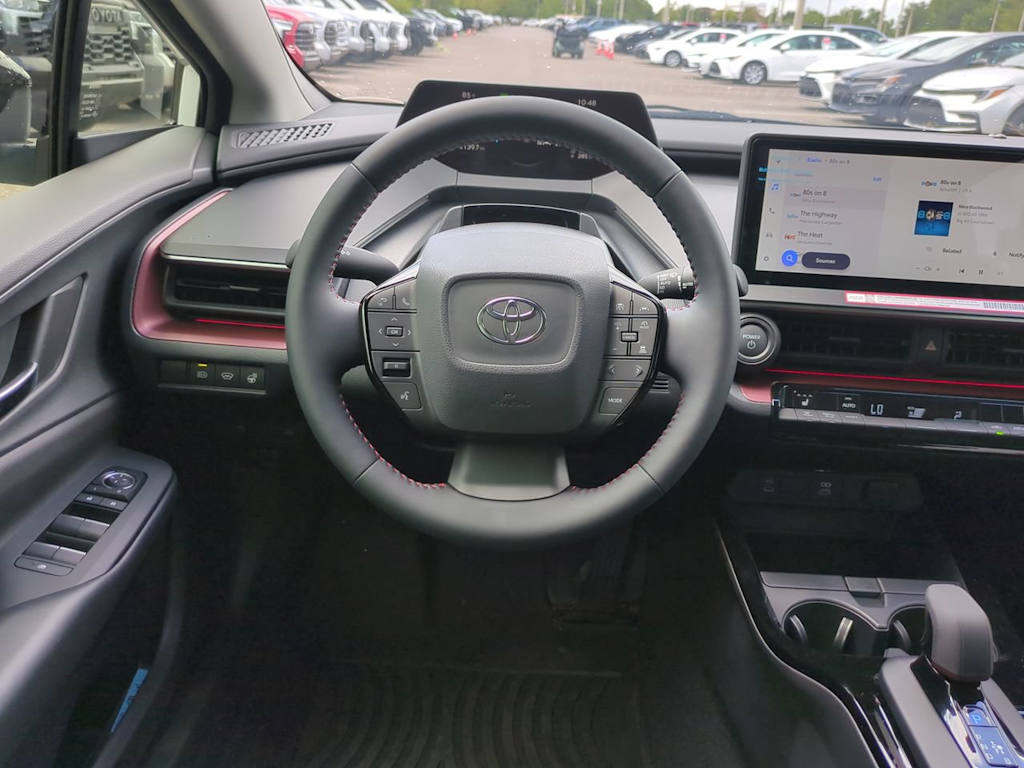 Thumbnail: 2026 Toyota Prius v - 9