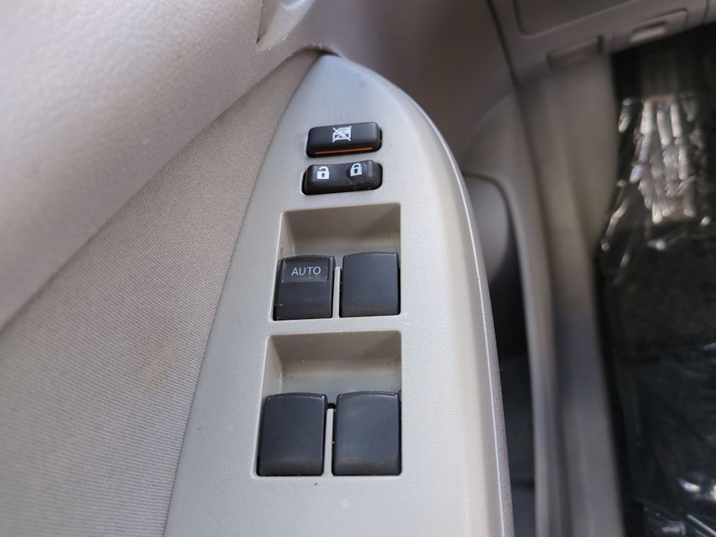 Thumbnail: 2009 Toyota Corolla - 23