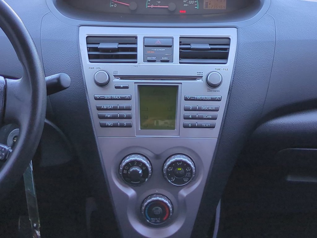 Thumbnail: 2009 Toyota Yaris - 19