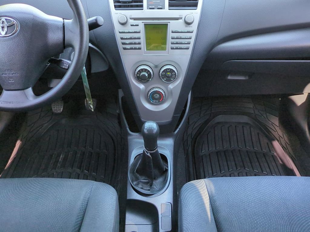 Thumbnail: 2009 Toyota Yaris - 12