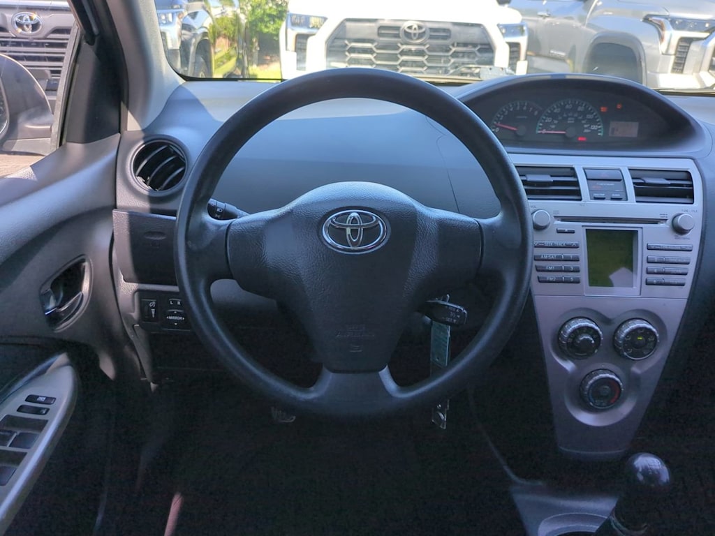 Thumbnail: 2009 Toyota Yaris - 8