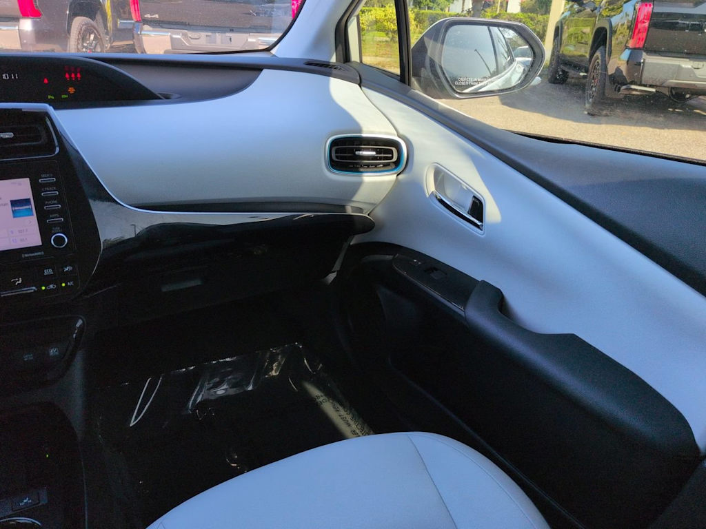 Thumbnail: 2021 Toyota Prius - 18
