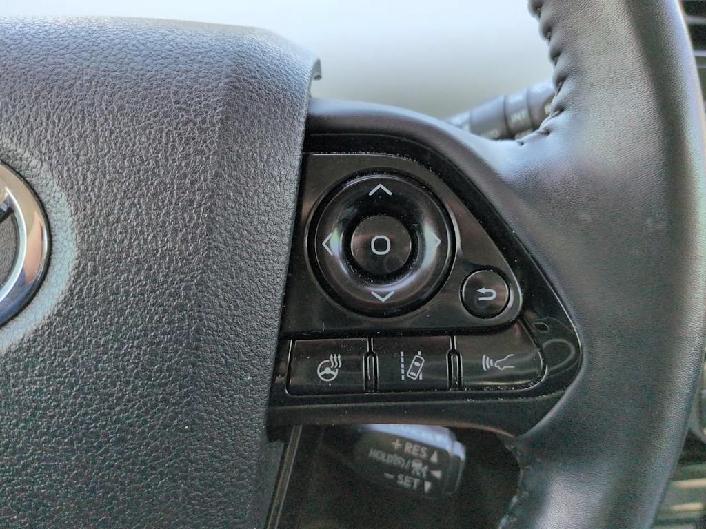 Thumbnail: 2021 Toyota Prius - 25