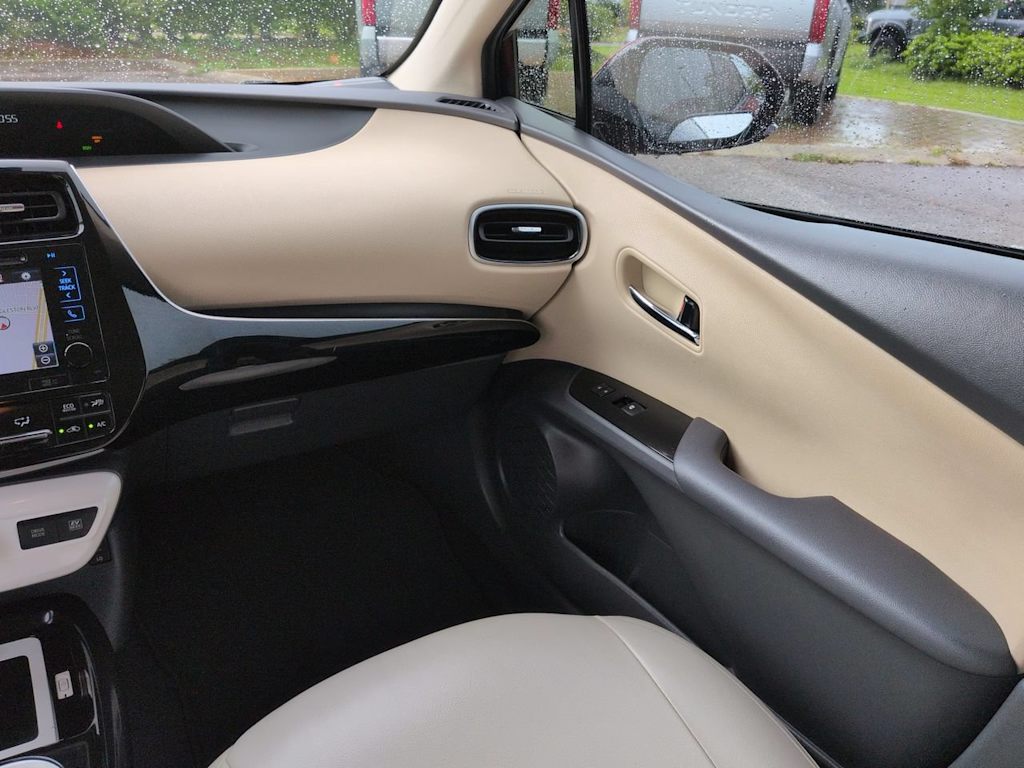 Thumbnail: 2016 Toyota Prius - 19