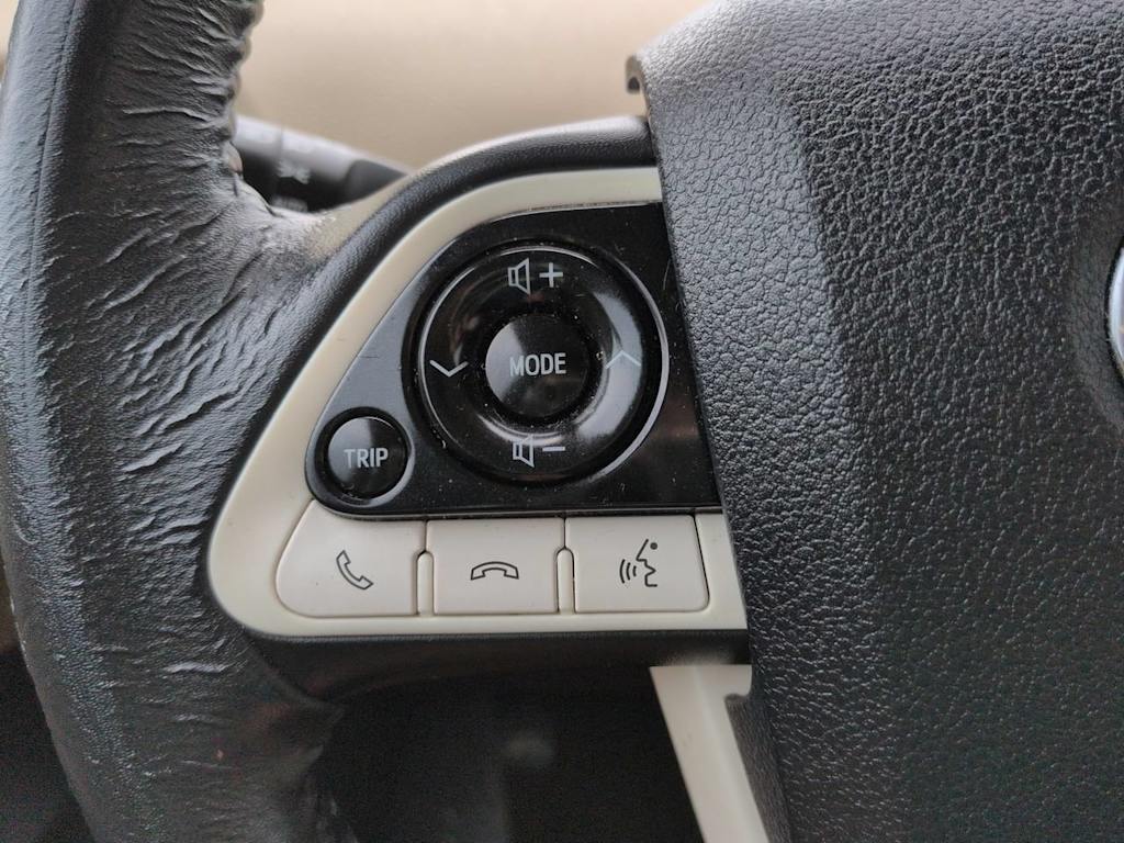 Thumbnail: 2016 Toyota Prius - 25