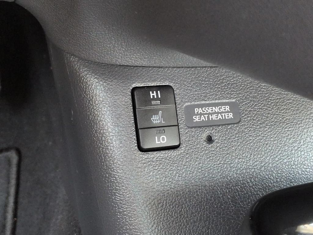 Thumbnail: 2016 Toyota Prius - 23