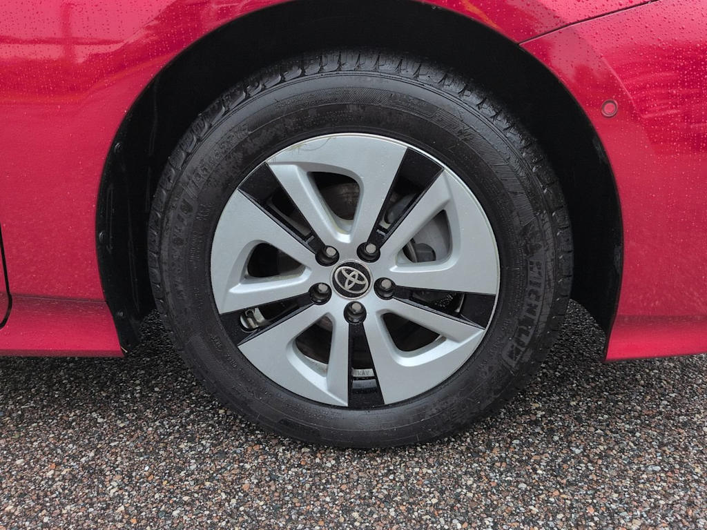 Thumbnail: 2016 Toyota Prius - 8