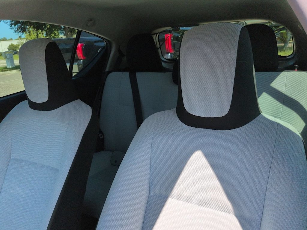 Thumbnail: 2018 Toyota Prius c - 10