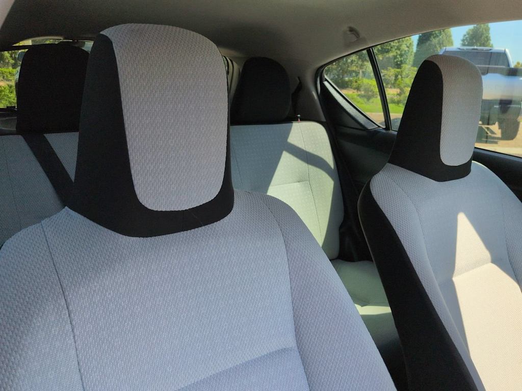 Thumbnail: 2018 Toyota Prius c - 9