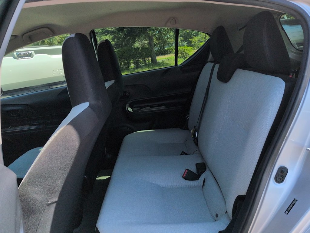 Thumbnail: 2018 Toyota Prius c - 11