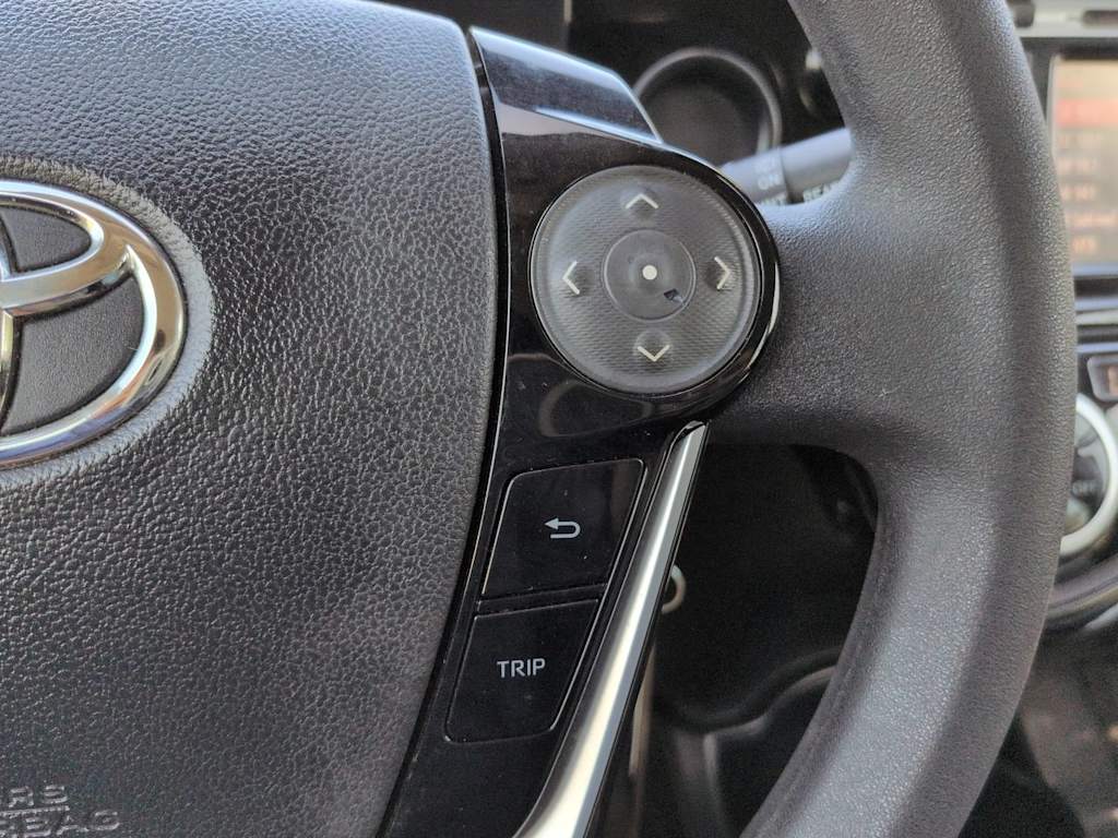 Thumbnail: 2018 Toyota Prius c - 24
