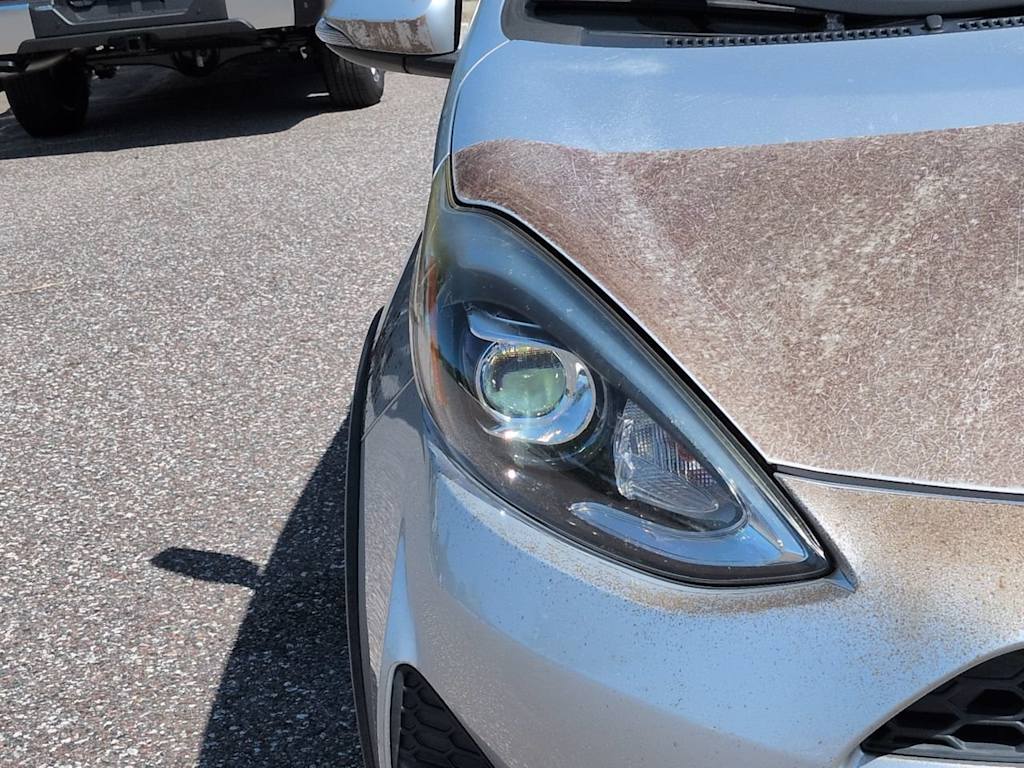 Thumbnail: 2018 Toyota Prius c - 15