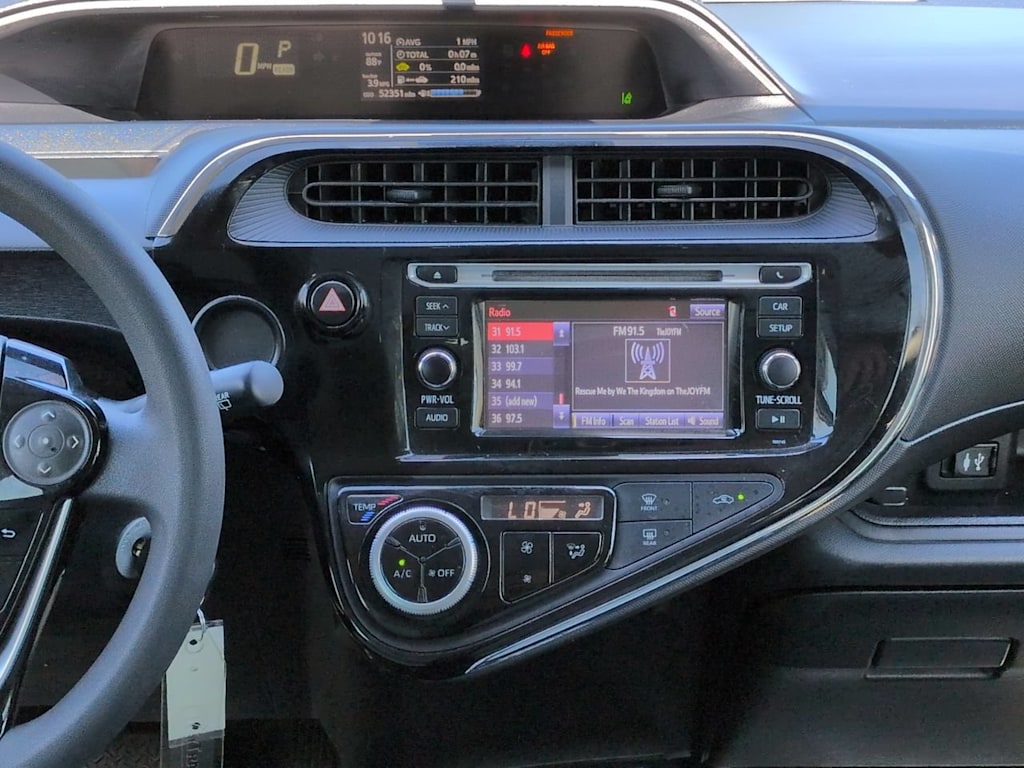 Thumbnail: 2018 Toyota Prius c - 14