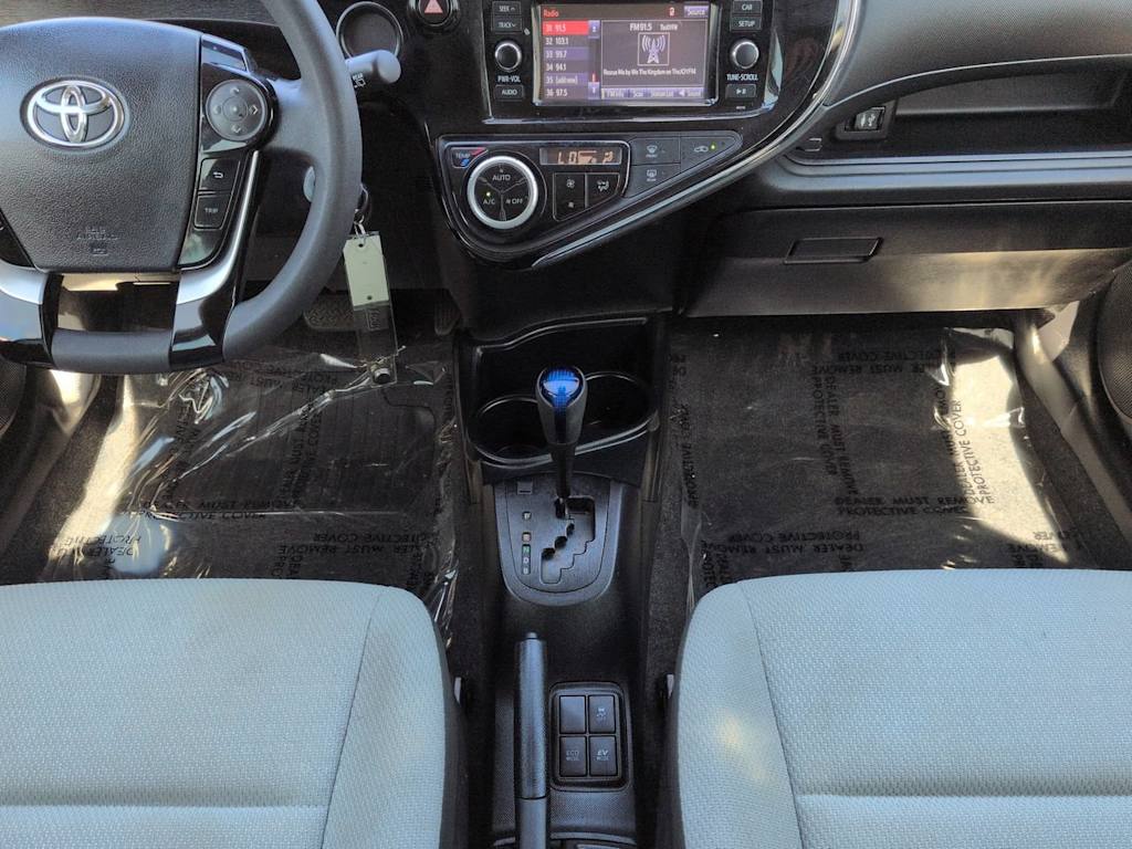 Thumbnail: 2018 Toyota Prius c - 13