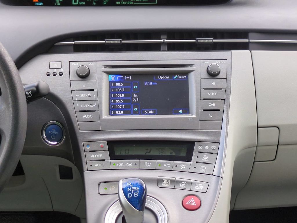 Thumbnail: 2012 Toyota Prius - 14