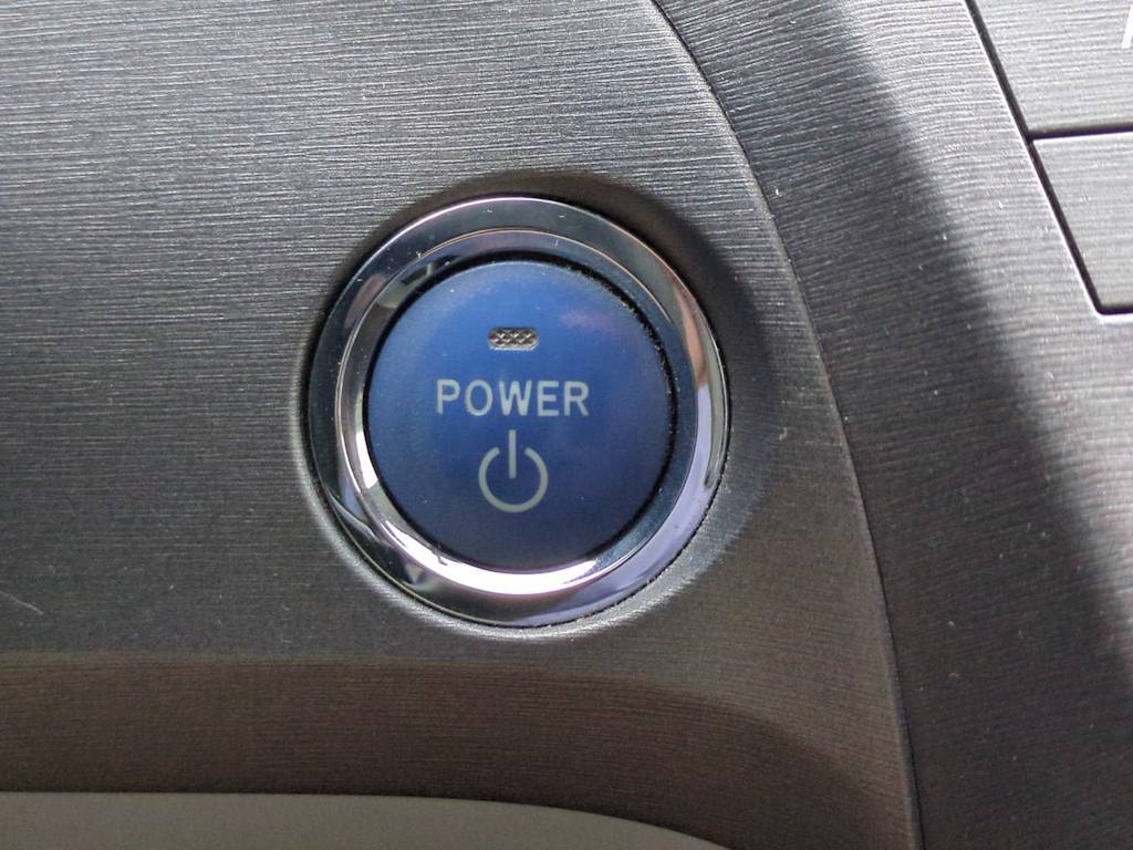 Thumbnail: 2012 Toyota Prius - 24