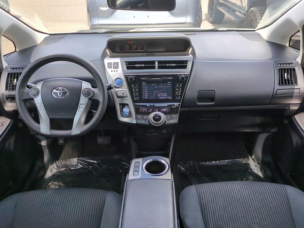 Thumbnail: 2015 Toyota Prius v - 2