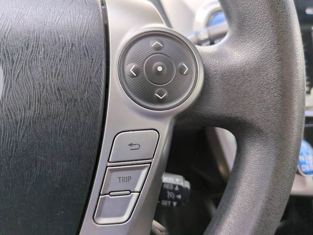 Thumbnail: 2015 Toyota Prius v - 26
