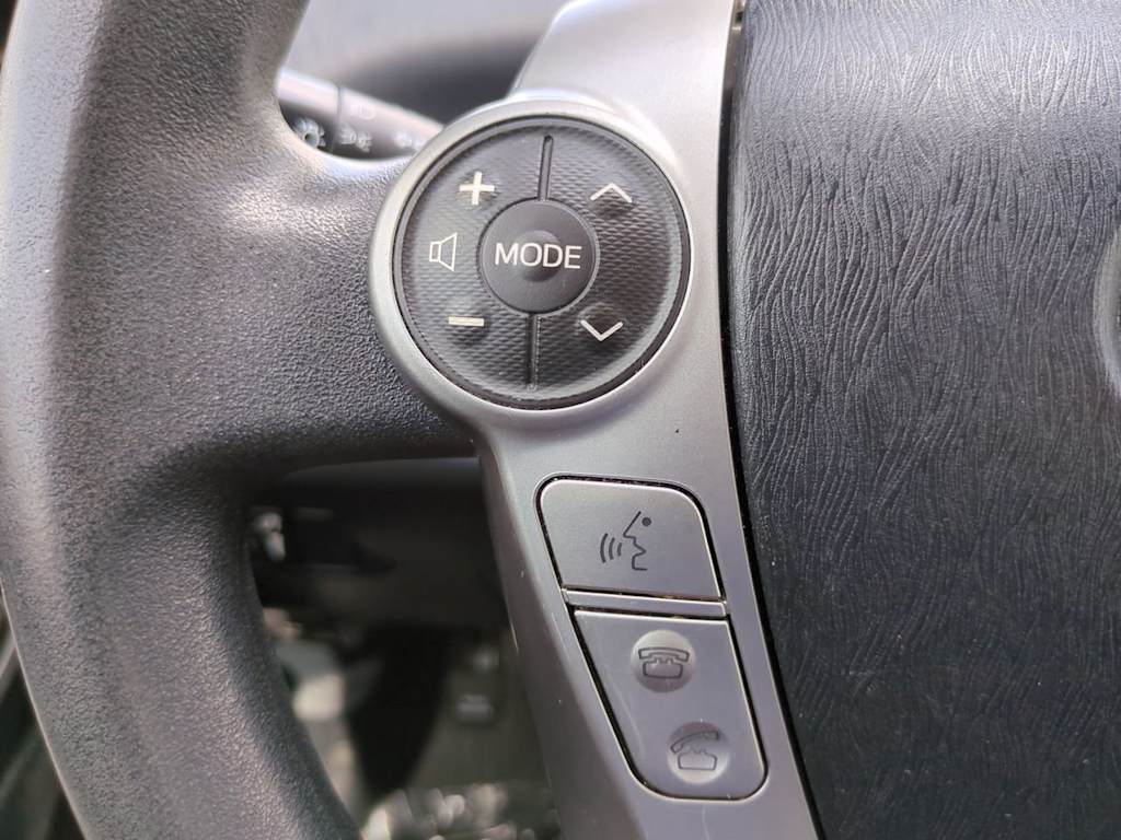 Thumbnail: 2015 Toyota Prius v - 25