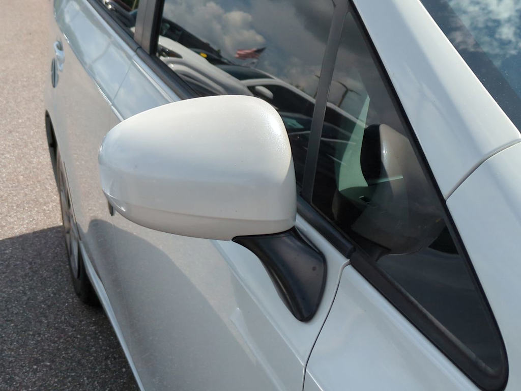 Thumbnail: 2015 Toyota Prius v - 19