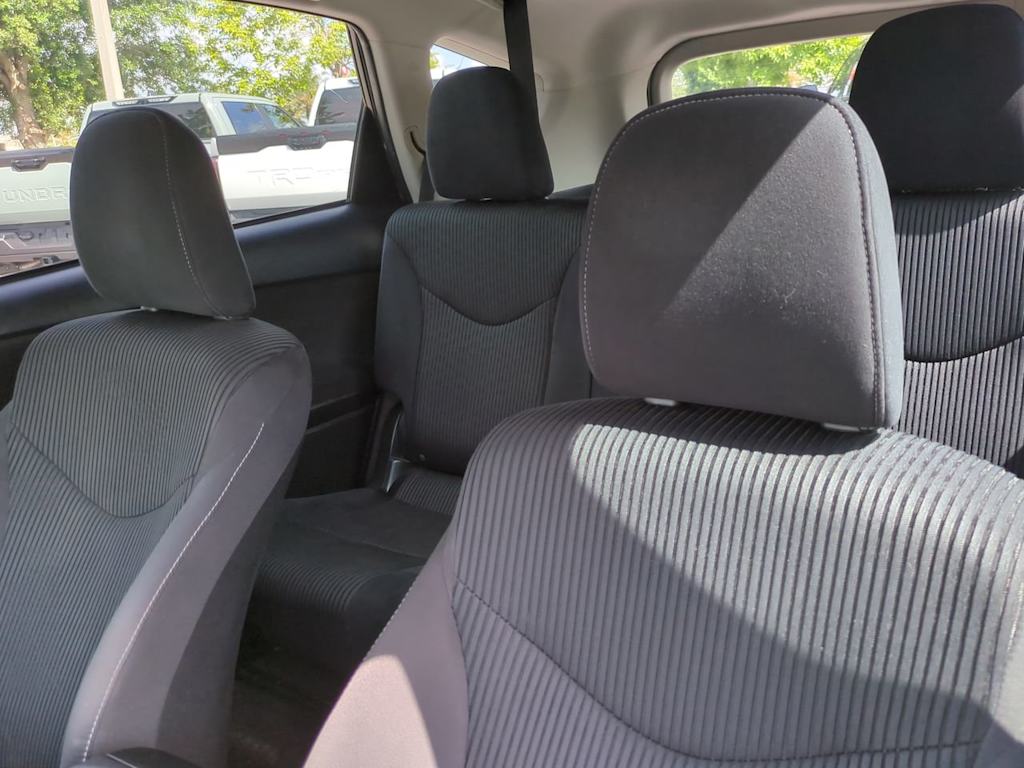 Thumbnail: 2015 Toyota Prius v - 9