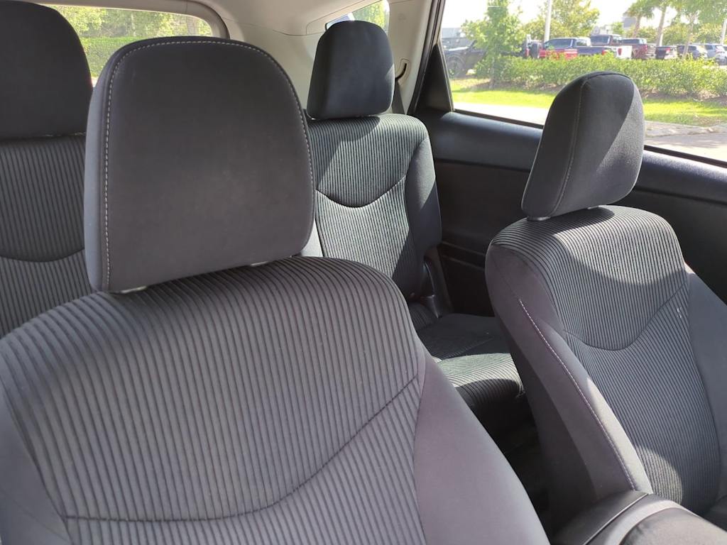 Thumbnail: 2015 Toyota Prius v - 10