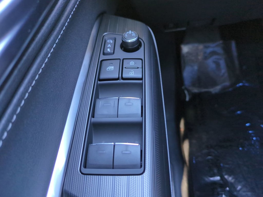 Thumbnail: 2024 Toyota Venza - 25