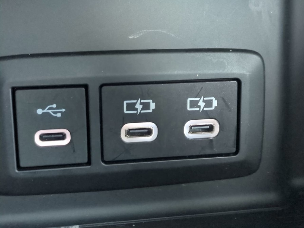 Thumbnail: 2024 Toyota Venza - 23