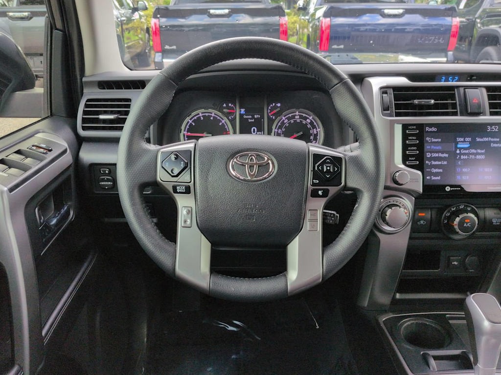 Thumbnail: 2022 Toyota 4Runner - 8