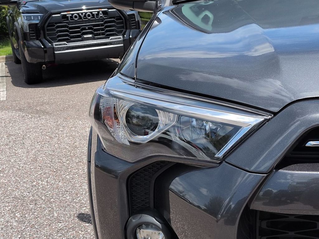Thumbnail: 2022 Toyota 4Runner - 18