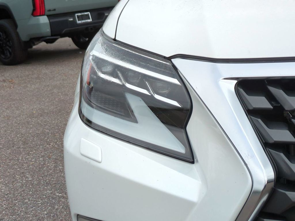 Thumbnail: 2022 Lexus GX - 19