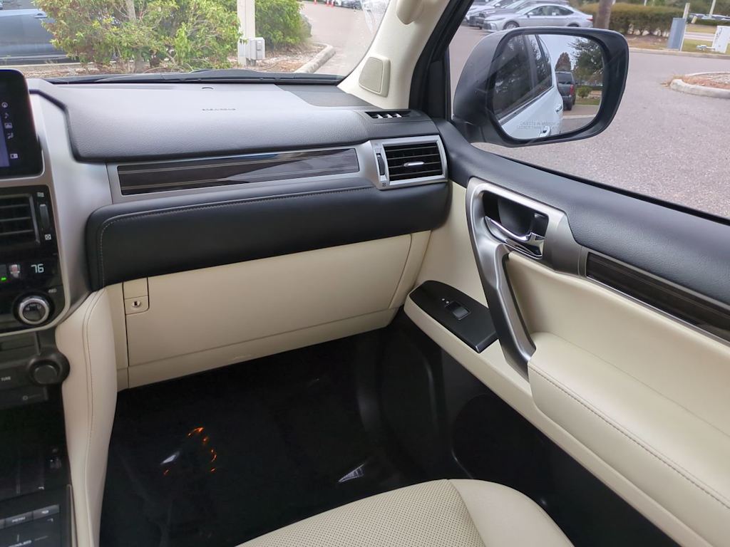 Thumbnail: 2022 Lexus GX - 22