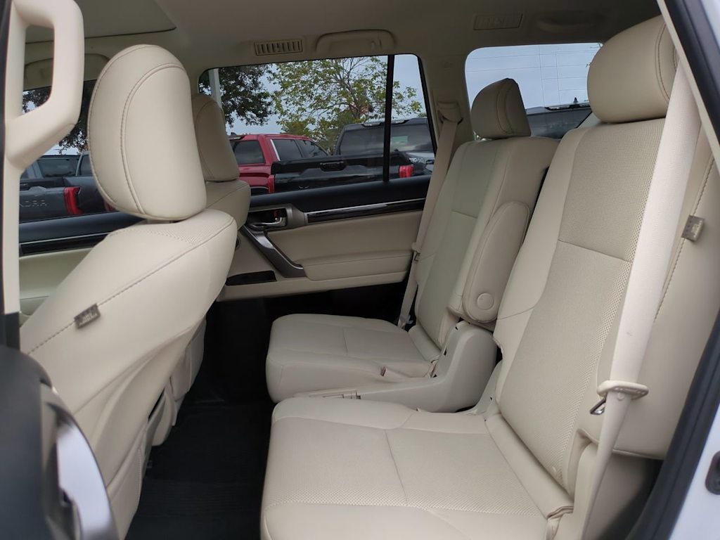 Thumbnail: 2022 Lexus GX - 21